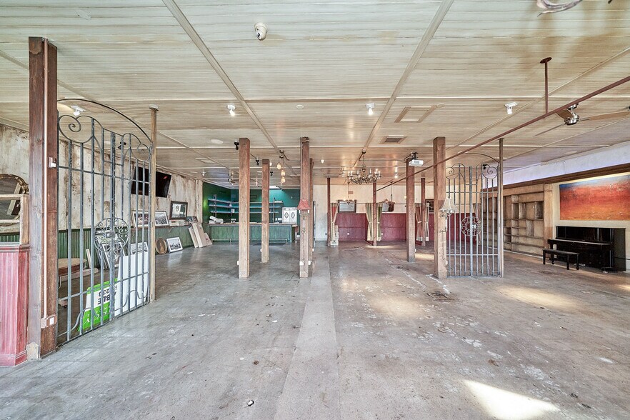 More Photos Of 1076-1080 S Fairfax Ave, Los Angeles Restaurant For Lease