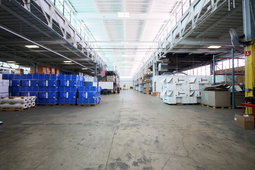 More Photos Of 3250 S Central Ave, Cicero Warehouse For Lease