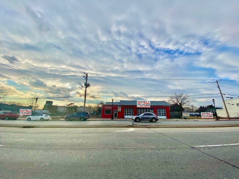 More Photos Of 1822-1836 Deer Park Ave, Deer Park Auto Repair For Sale