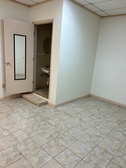 More Photos Of 1619 Hampton Ave NW, Aiken Office For Lease