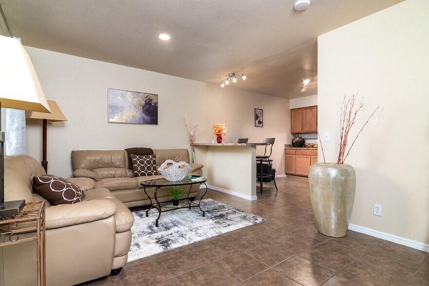 More Photos Of 528 W La Jolla Dr, Tempe Apartments For Sale