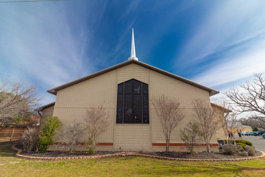 Primary Photo Of 906 Trimmier Rd, Killeen Religious Facility For Sale