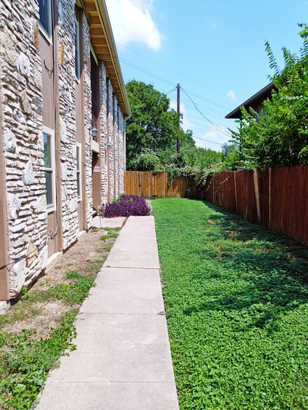 Primary Photo Of 2406 Mission Hill Dr, Austin Multifamily For Sale