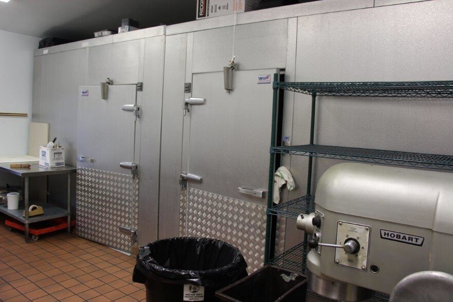 More Photos Of 5626 W Lincoln Hwy, Parkesburg Restaurant For Sale