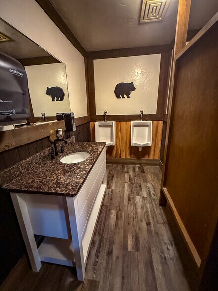 More Photos Of N4175 Alpine Ln, Pound Restaurant For Sale