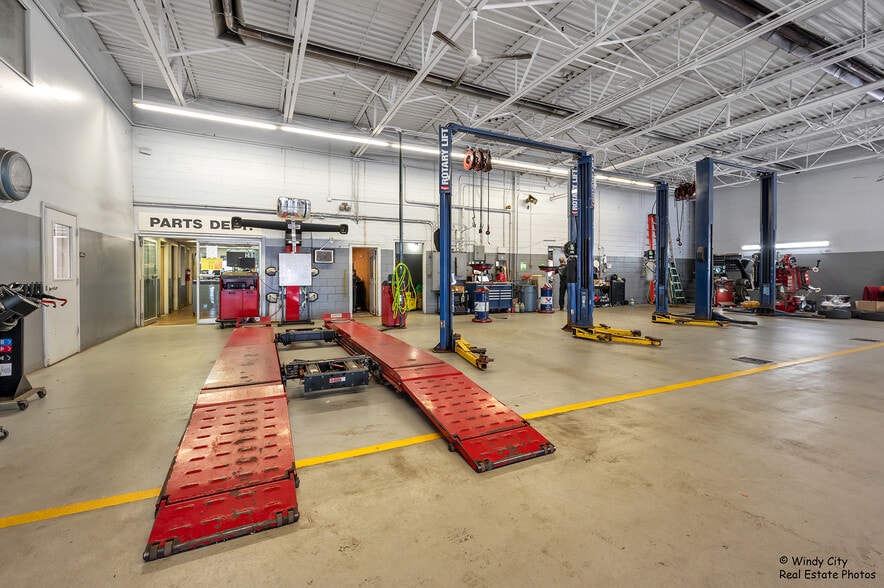 More Photos Of 945 E Chicago St, Elgin Auto Dealership For Sale