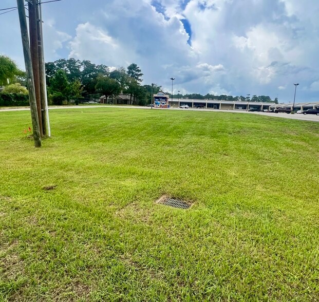 More Photos Of TBD S Frazier Street, Conroe Land For Sale