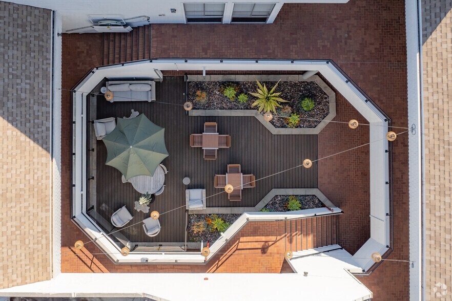 More Photos Of 2200 Pacific Coast Hwy, Hermosa Beach Office For Sale