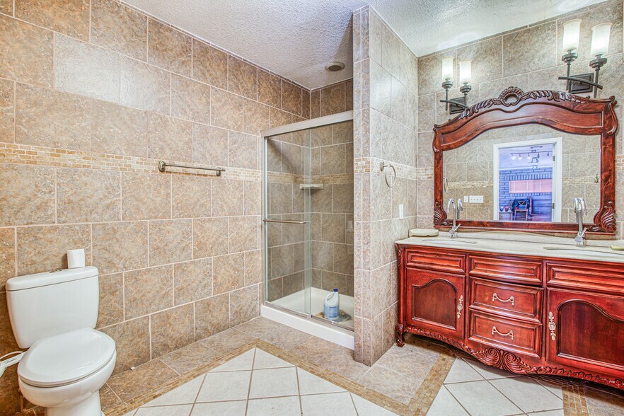 More Photos Of 6208 Doniphan Dr, El Paso Land For Lease