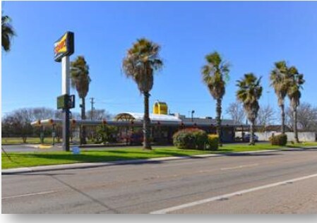 More Photos Of 1611 S General McMullen Dr, San Antonio Fast Food For Lease