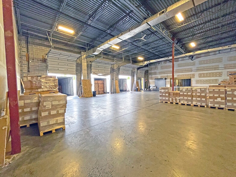 More Photos Of 1900 Crooked Hill Rd, Harrisburg Warehouse For Lease
