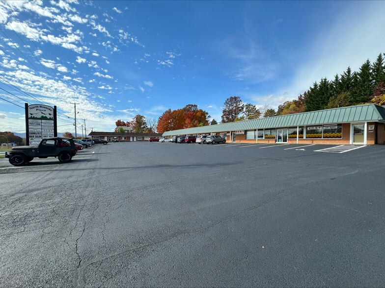 Primary Photo Of 3100-3120 Peters Creek Rd, Roanoke Unknown For Lease