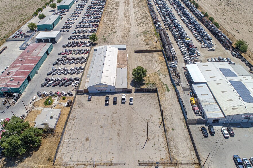 More Photos Of 4656 S Chestnut Ave, Fresno Warehouse For Sale