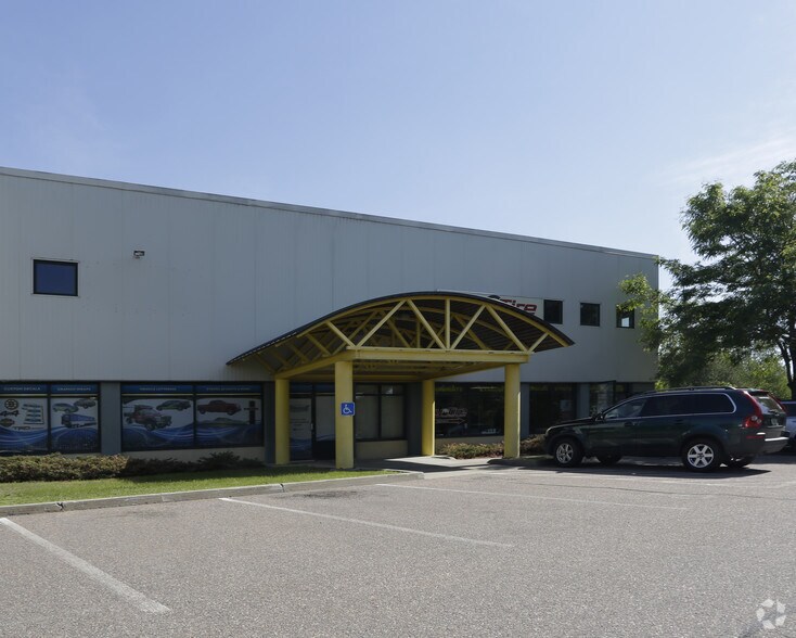 More Photos Of 740 Marshall Ave, Williston Warehouse For Lease