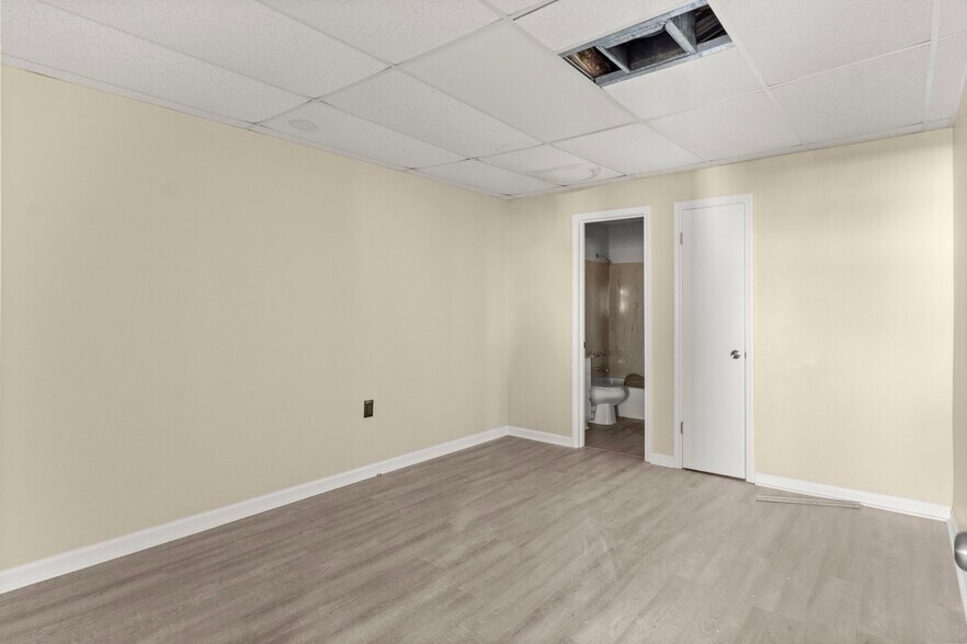 More Photos Of 2744 Lexington Ave, Kenner Warehouse For Lease