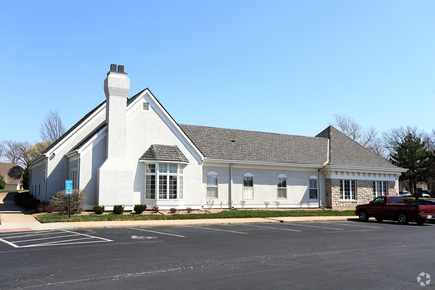 Primary Photo Of 12760 W 87th Street Pky, Lenexa Medical For Lease