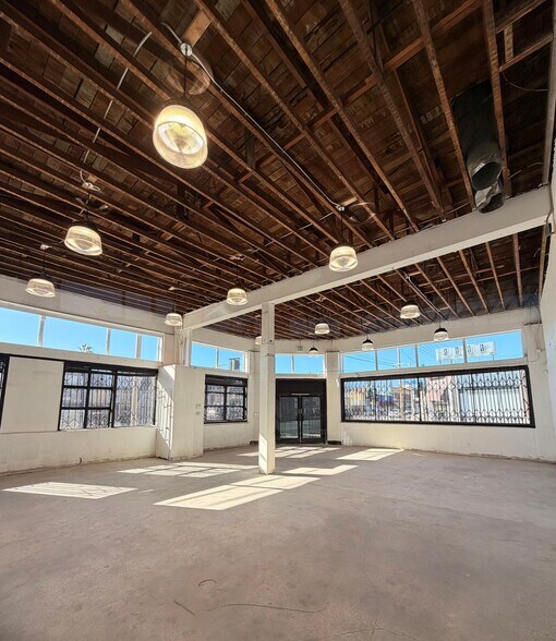 More Photos Of 700 N Heliotrope Dr, Los Angeles Storefront For Lease