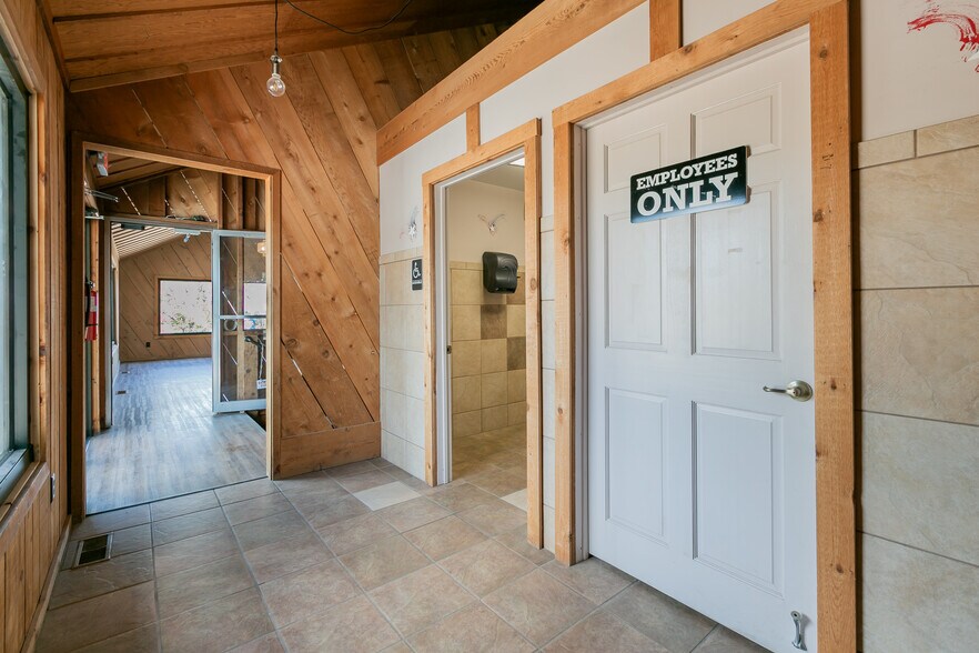 More Photos Of 1116 W Highway 76, Branson General Retail For Lease