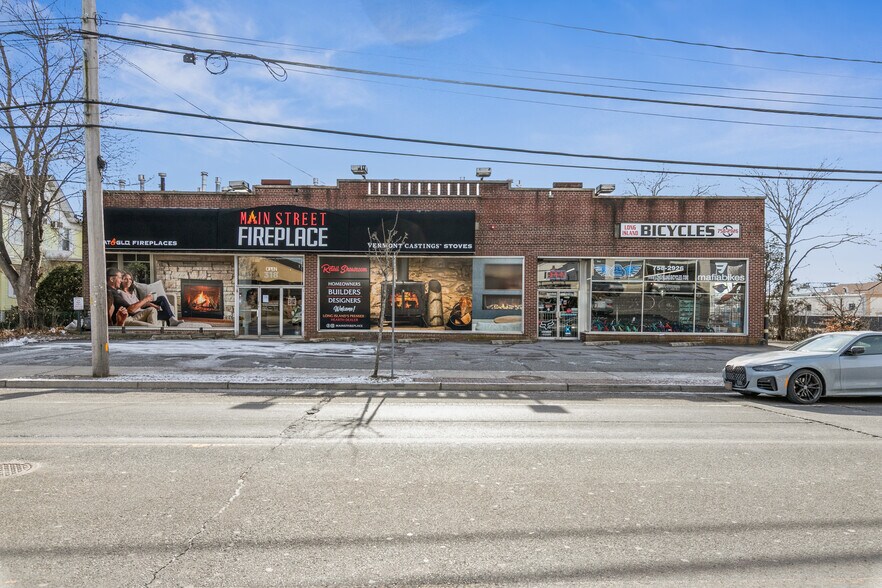 More Photos Of 318 E Main St, Patchogue Freestanding For Sale