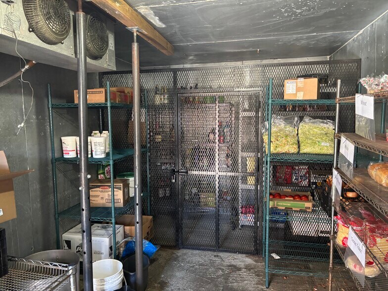 More Photos Of 140 E 12th St, Imperial Restaurant For Sale