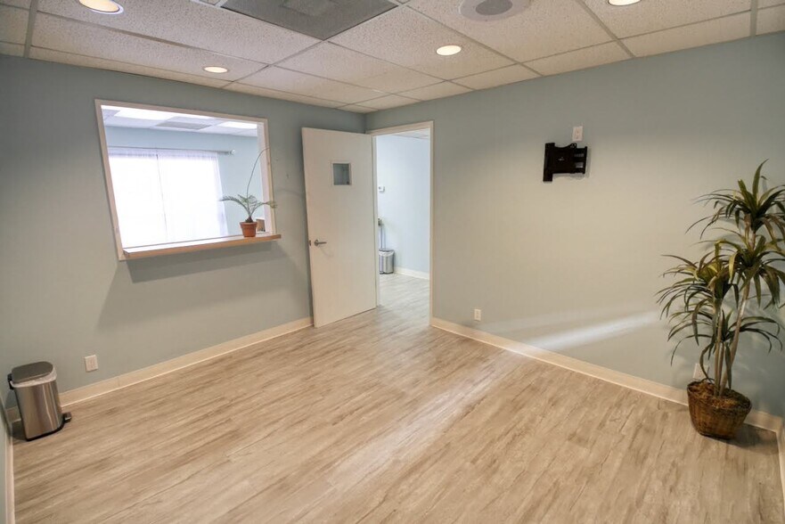 More Photos Of 735 E Ohio Ave, Escondido Medical For Lease