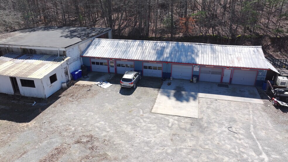 More Photos Of 2940 S Pine St, Spartanburg Auto Salvage Facility For Sale