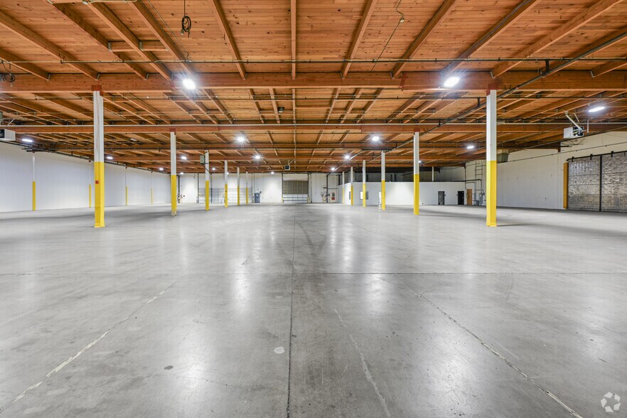 More Photos Of 8226 S 208th St, Kent Unknown For Lease