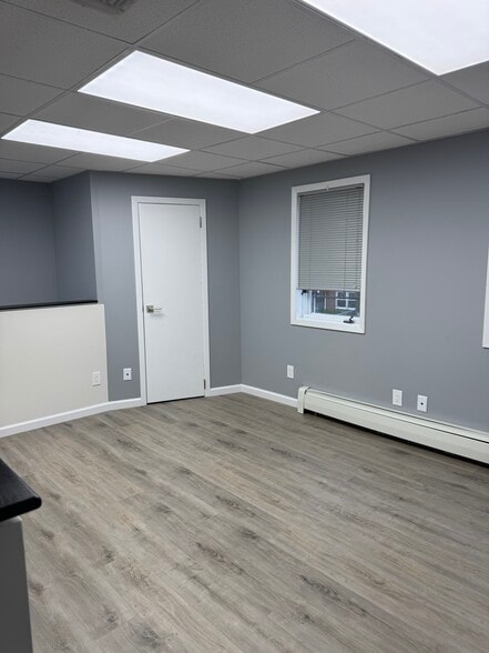 More Photos Of 128 Front St, Mineola Office For Sale