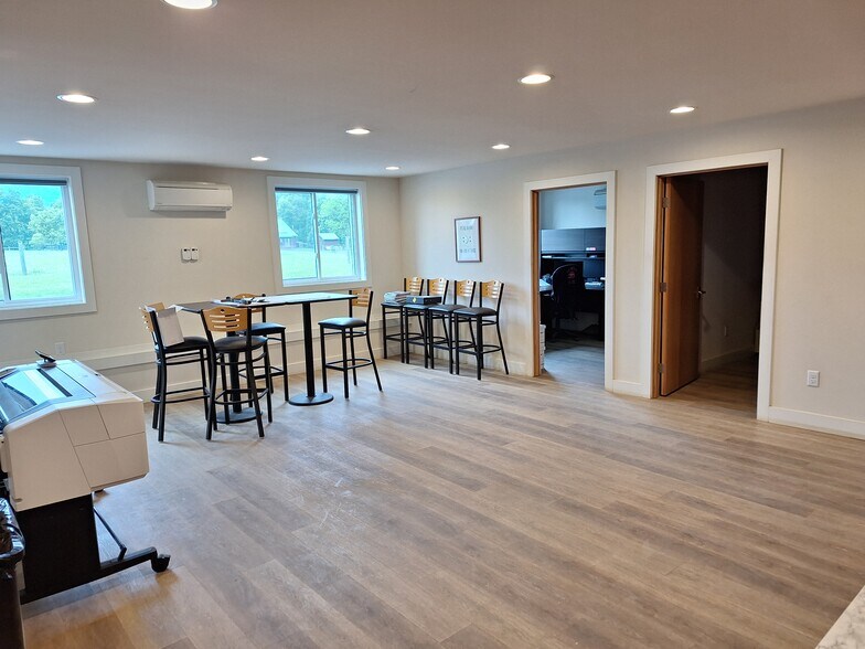 More Photos Of 1655 Mountain Rd, Newburg Warehouse For Sale