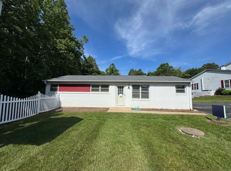 More Photos Of 9112 Virginia Ave, Bassett Office For Sale