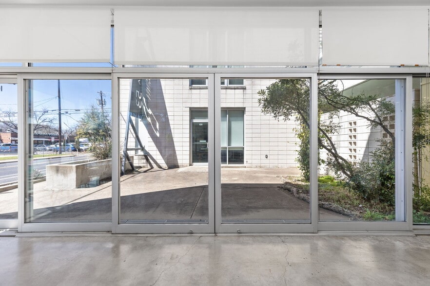 More Photos Of 508 E 53rd St, Austin Loft Creative Space For Sale