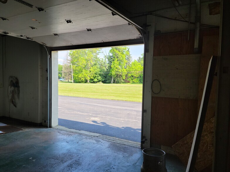 More Photos Of 229-263 S Salem Warren Rd, North Jackson Unknown For Lease