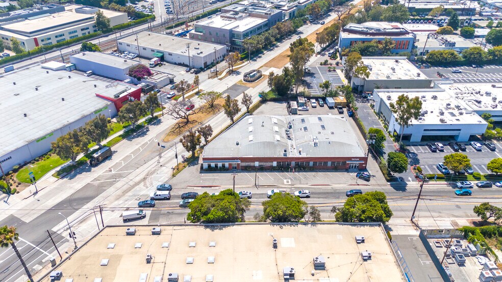 More Photos Of 1909-1913 Centinela Ave, Santa Monica Warehouse For Lease