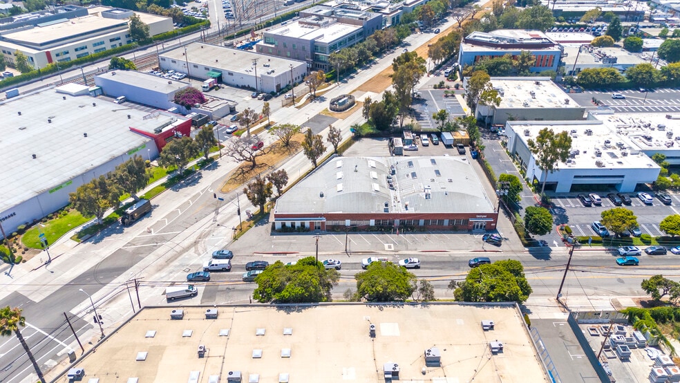 More Photos Of 1909-1913 Centinela Ave, Santa Monica Warehouse For Lease