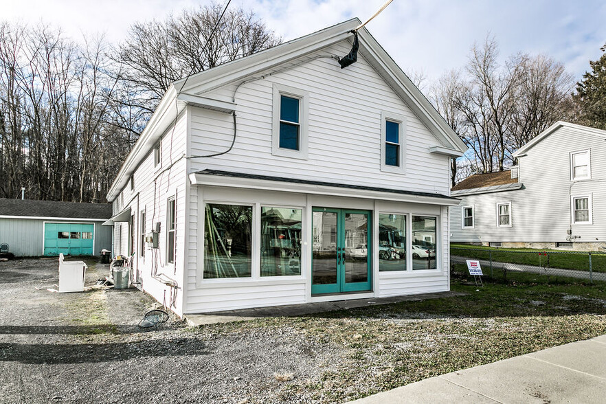 Primary Photo Of 4527 South St, Jamesville Apartments For Sale