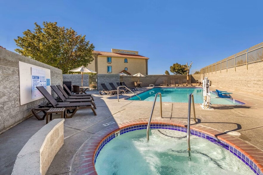 More Photos Of 1825 W Avenue J12, Lancaster Hotel For Sale