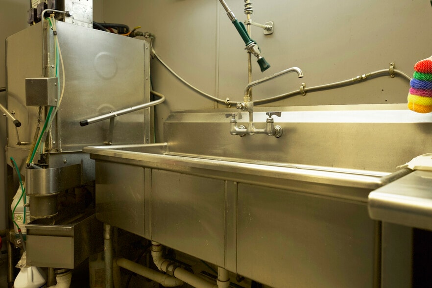 More Photos Of 146 1st Ave, Parshall Bar For Sale