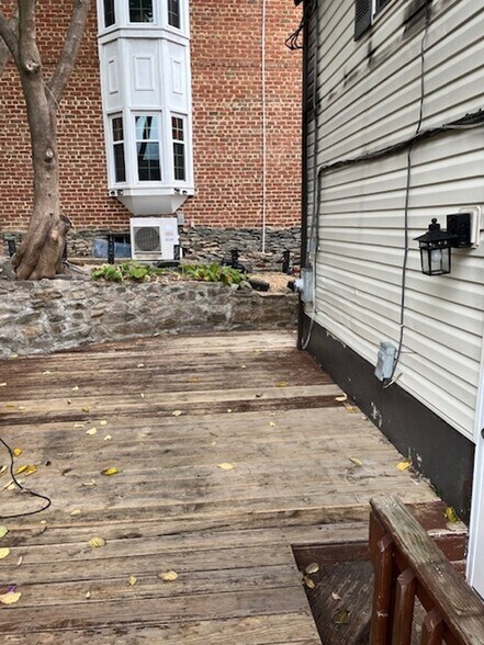 More Photos Of 406 Mill St, Occoquan Freestanding For Lease