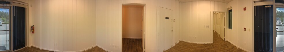 More Photos Of 585 NW Mercantile Pl, Port Saint Lucie Light Manufacturing For Sale