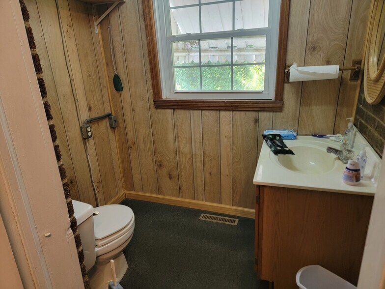 More Photos Of 115 W Blue Ridge St, Stuart Office For Sale