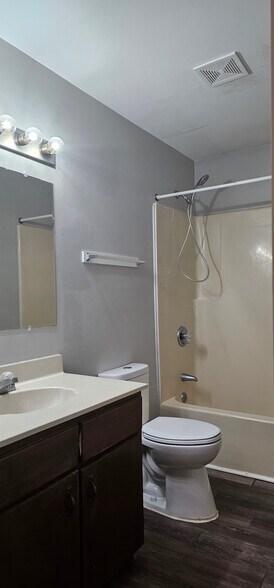 More Photos Of 1801 Ridgewood Dr, Murray Specialty For Sale