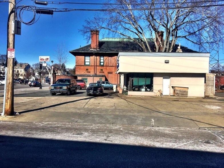 More Photos Of 1942 Centre St, West Roxbury Auto Repair For Lease