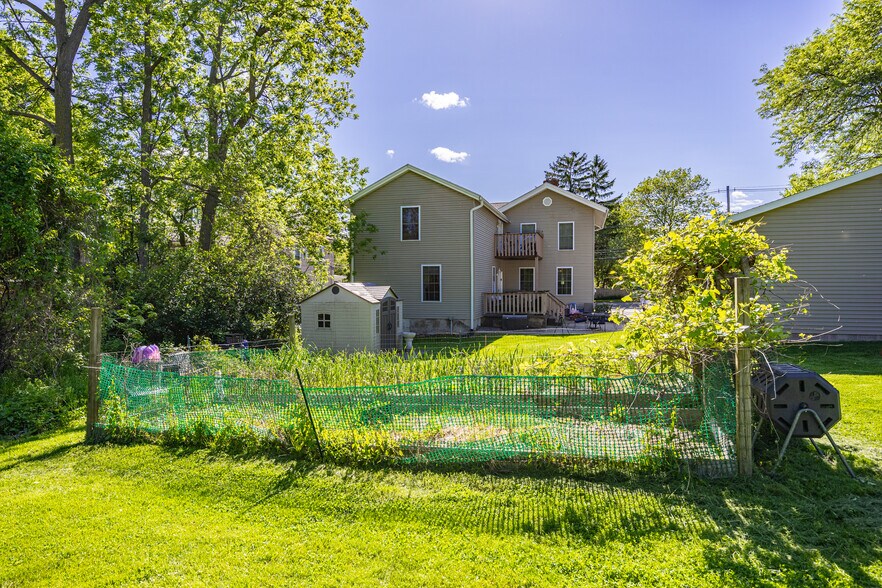 More Photos Of 166 N Main St, Fairport Apartments For Sale
