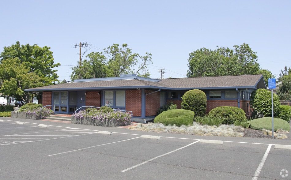 Primary Photo Of 3020 Beard Rd, Napa Medical For Lease