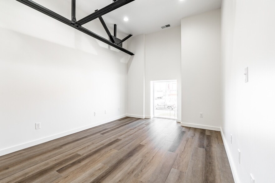 More Photos Of 2506 E Washington St, Indianapolis General Retail For Sale