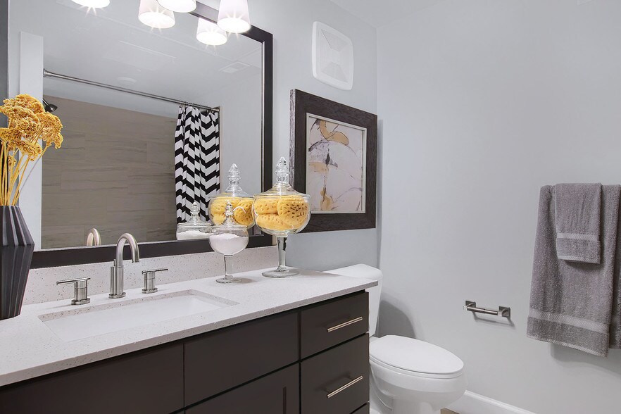 More Photos Of 1001 Old Olive Way, Creve Coeur Apartments For Lease
