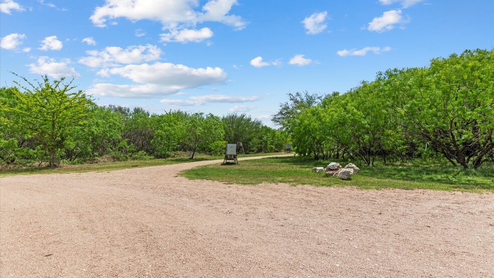 More Photos Of 1911 Wald Rd, New Braunfels Manufactured Housing Mobile Home Park For Sale