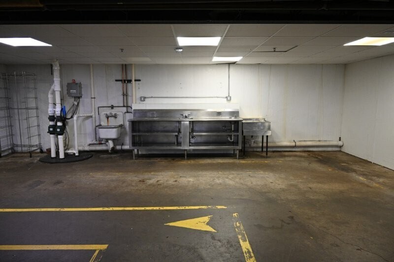 More Photos Of 517 S 4th St, Springfield General Retail For Sale