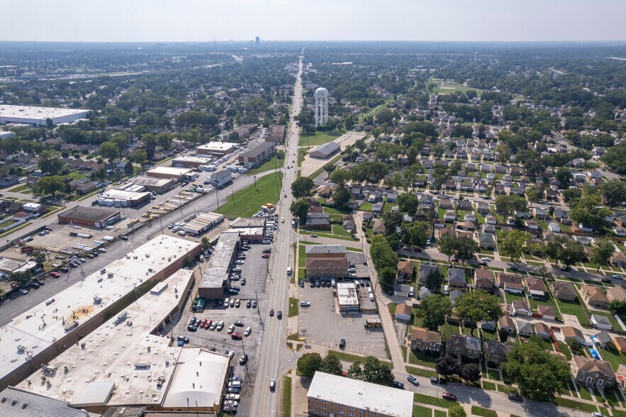 More Photos Of 4501 Butterfield Rd, Bellwood Auto Repair For Sale