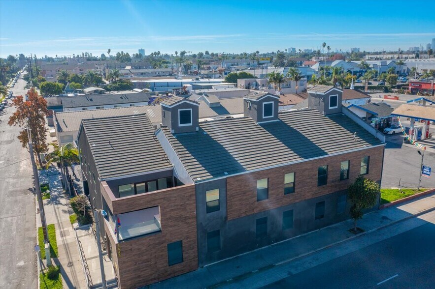 Primary Photo Of 3444 E Anaheim St, Long Beach Office For Sale